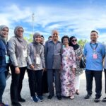 Mahathir Mohamad Instagram - Hasmah dan saya selesai membuang undi jam 9:22 pagi ini bagi kerusi DUN Anak Bukit. Ternampak tak berapa ramai yang keluar mengundi. Saya harap para pengundi keluar beramai-ramai kerana Pilihanraya ini penting untuk tentukan masa depan kita, halatuju Negeri dan juga Negara. Saya juga ingin ucap terima kasih kepada para petugas SPR yang memastikan Pilihanraya Negeri ini berjalan baik. Selamat mengundi. Kampong Titi Gajah, Kedah, Malaysia