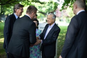 Mahathir Mohamad Instagram - When the Serbs attacked Bosnia, we felt that it was an unequal fight because the Serbs were more numerous and better equipped with weapons. Whereas the Bosnians  were few in numbers and they were not able to get any weapons because the European Union decided that Bosnia should not be given any weapon because it would cause more death. 

But we were able to send a battalion to Bosnia and they were stationed there and they helped strengthen the Bosnians and eventually the war ended and they had an agreement at Dayton which enabled Bosnia to be an independent state.

So they believe that the sending of our troops there to help them is very helpful and they appreciated very much what we have done for Bosnia. They believe that it was done during the time when I was Prime Minister.

As a token of their appreciation they decided to put up a monument in the form of a stone, with birds on the top and a quotation taken from my speech. They translated the quotation and wrote it in their language and inscribed it on the monument. The stone monument was erected in Kemal Monteno Park in Sarajevo. We feel that it is kind of them to remember us and our contributions towards their fight for independence.

(Note: They had sculpted peace pigeons on top of the monument as a symbolic gesture that Dr Mahathir is still actively participating on the world stage)