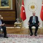Mahathir Mohamad Instagram - Dr Mahathir was yesterday received by the President of the Republic of Turkiye, H.E Recep Tayyip Erdogan and Dr Siti Hasmah by the First Lady, Emine Erdogan at the Presidential Complex in Ankara. The meeting lasted for an hour and discussions centered what was pursued during the KL Summit in 2019 and how it had panned out since. Pursuant to the discussion, President Erdogan said he was keen to have a similar conference, the Istanbul Summit to further tap the potentials that had been identified and pursued in the KL Summit. President Erdogan then proposed that the Istanbul Summit be held in either September or October this year to which Dr Mahathir agreed to. President Erdogan said he would like Dr Mahathir as well as the KL Summit team to partner his Turkish side to collaborate in the proposed Istanbul Summit. Dr Mahathir also took the opportunity to congratulate President Erdogan on his success to retain his presidency in the recent Turkish elections. Apart from that, Dr Mahathir also expressed his condolences to the victims of the earthquake which devastated several provinces in the republic which also killed thousands of citizens of the nation. There were also a lot of discussions on the fate of the Muslim ummah and the need to help assist Muslims and their nations which are facing hardship and wars. Dr Mahathir also acknowledged, given Turkiye’s rapid development and progress in various fields, it can be the model nation for other Muslim countries. [Admin] Credit photo: Presidency of the Republic of Turkiye