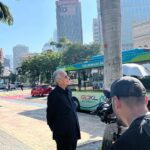 Mahathir Mohamad Instagram - Merdeka… Apakah ertinya Merdeka? Kebebasan, tidak terkurung, terlepas dari dibelenggu. Tanah Melayu sudah Merdeka. Ia perjalanan yang jauh. Lebih 500 tahun lamanya. Kekuatan Tuah dan jiwa berontak Jebat tidak padam dek zaman. Mengalir deras bersama pejuang Melayu. Dari Maharaja Lela ke Tok Janggut, Datuk Bahaman dan Mat Kilau. Begitu juga Tunku Kudin yang syahid. Dato Onn, Tunku Abdul Rahman dan Tun Razak penyambut perjuangan. Dan kita sambut merdeka sebagai tanda kita tidak lagi dijajah. Kemerdekaan yang dibayar dengan darah, keringat dan air mata. Kita bebas… Kita bebas tentukan hala tuju kita. Kita bergabung dan tubuh Malaysia. Kita bertanggungjawab kepada negara kita, kepada rakyat kita. Kita bangunkan negara dan kita berjaya. Maka aman dan damailah kita. Kita bangunkan negara dengan pesat. Kita digelar Harimau Asia. Merdeka… Bagi anak muda, merdeka itu sorak dan gembira. Mengisi merdeka itu jauh lebih sukar. Apa yang ada hari ini tidak seperti sebelumnya. Apakah kemuliaan dapat dipertahan selamanya? Akan terpinggirkah bangsa? Akan terlepas lagikah Tanah Air kita? SELAMAT MENYAMBUT HARI MERDEKA KE-66 🇲🇾 Kredit lagu: @ctdk - Hati