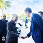 Mahathir Mohamad Instagram - It was our utmost honour to host the former prime minister of Malaysia, Tun Dr Mahathir Mohamad, for our Epsom Live Talk series earlier today. The ‘Father of Modernisation in Malaysia’ shared valuable advice and insights from his many years of experience whilst highlighting the importance of education and good values in the development of our youth and for the betterment of our country. We would like to give our heartfelt thanks to Tun Mahathir for taking the time to visit our school and allowing our students to gain valuable advice from an inspiring individual such as himself. #TunDrMahathirMohamad #EpsomLiveTalk #Epsom #K12 #InternationalSchool Epsom College in Malaysia