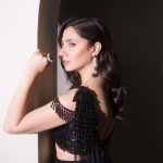 Mahira Khan Instagram – Only love 🌹
Designer – @sawangandhiofficial @sawangandhi_sg @sagarkhosla1986
Jewellery Partner – @pavitgujraldesigns
Creative Director and Styling – @gopalikavirmani
Location – @jaipurrugs
Hair – @kasa.dubai @shireena23
PR – @stanley.communications @stanleycommdxb
Videography – @rishabh_sain_
Photography – @shahbazshaziofficial
Makeup – @iambabarzaheer