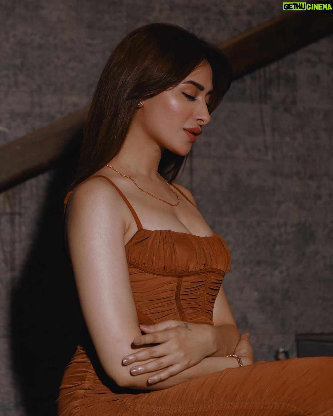 Mahira Sharma - 1.2 Million Likes - š