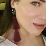 Mai Ezz ElDein Instagram - 🥀 . #waistbag @pazdesignss #earrings @papayas.egy #liptint #blusher @mac_original.eg
