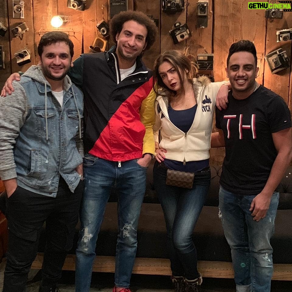Mai Ezz ElDein Instagram - . أحلي لمة و أجدع و أطيب صحاب و طبعاً أخف دم 😊 مرسيه قوي يا @moustfakhater @osossssssss المكان حلو قوي ده هيبقي إدمان @bikiaeatery 😉👍🏻👏🏻❤