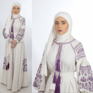 Mai Ezz ElDein Instagram - 💜🧕
إطلالة بوستر المسلسل الثالث 
الفستان @laresta_fashion
مكياج @zeinabhassan_ 
الطرحة @kashkhaofficial
#specialthanks to @laresta_fashion 💋💜