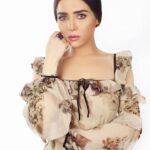 Mai Ezz ElDein Instagram - 🦋🍁🍃🍂🦋🍁🍃🍂 @zeenazaki #designs . . تصميمات @zeenazaki . . . #specialthankstothewholeteam😘❤ #photographer📸 @mahmoudabdelsalamm #my_image_consultant @youmnamoustafa #hairdresser @hassanbourji_ #makeup @zeinabhassan_ #Dubai #دبي #maiezzeldin_fashion_world👠👜👗 #عالم_أزياء_مي_عزالدين👠👜👗 #maiezzeldin #مي_عزالدين #floral #dress