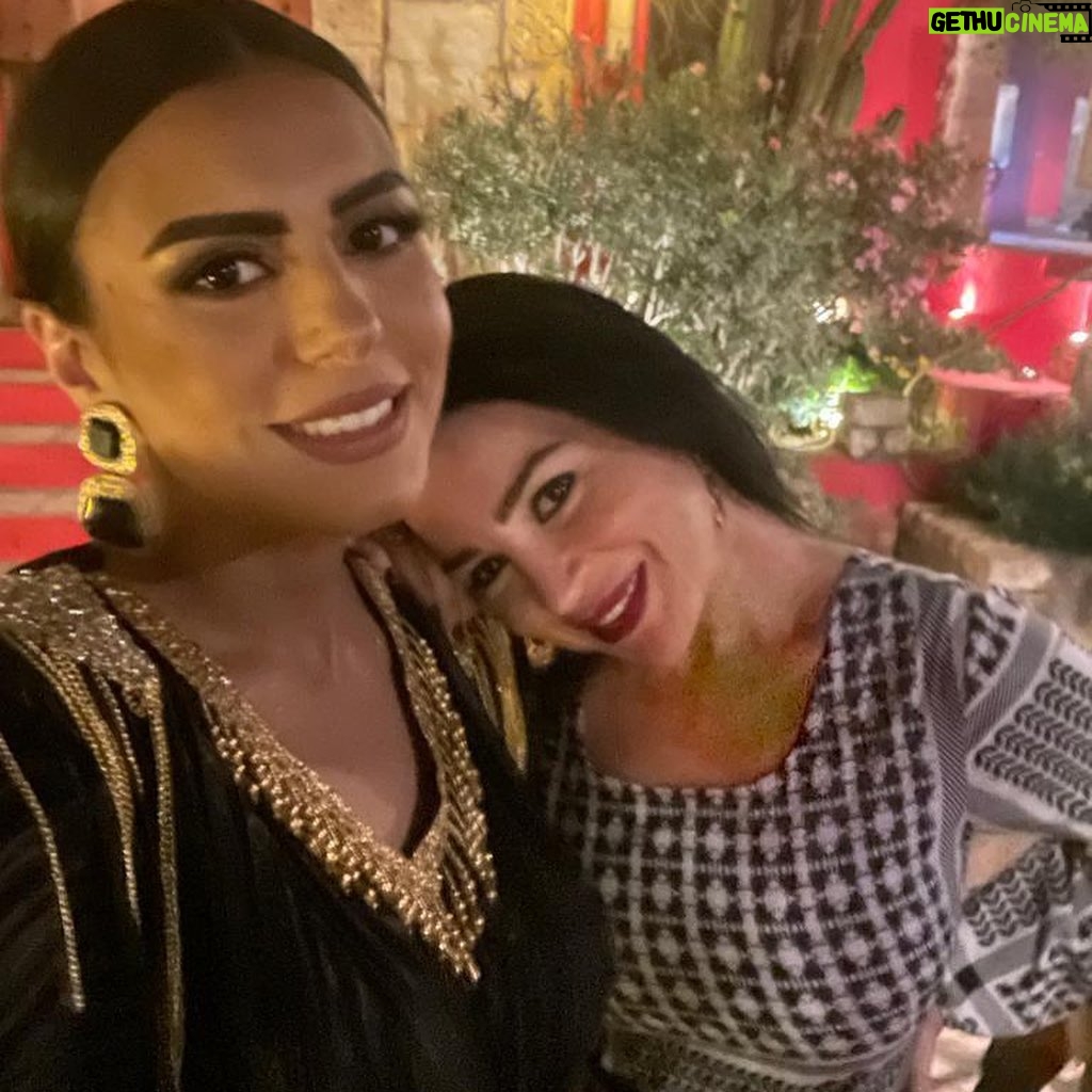 Mai Ezz ElDein Instagram - #عرفات ❤️ @ahmedsayedamin #زين_المواصف ❤️ @lobnawanas #أستاذ_عبدالنبي ❤️ #إقبال ❤️ @hagarelsharnouby #dress_by @nadaakram ❤️