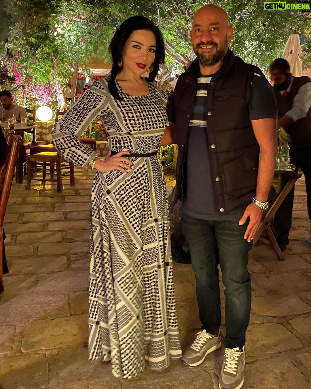 Mai Ezz ElDein Instagram - Thank u @minabbawi1 @abdelsamie ❤️ @islamkhairy_ ❤️ @shadymoanes ❤️ Dress by @nadaakram