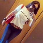 Mai Ezz ElDein Instagram - 🧸❤️ الصورة دي قديمة بس هو الشعر الأسود أحلي ولا ده 🤔 . #throwback #dubai 2017