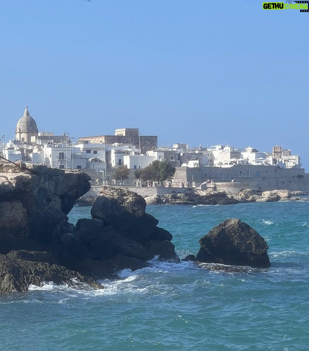 Maia Mitchell Instagram - Just being big tourists and loving every moment over here 🥹 Puglia, Italy