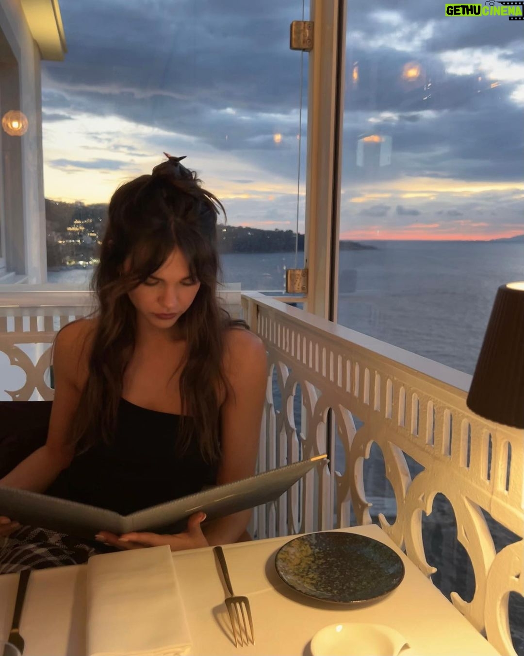 Maia Mitchell Instagram - Found our chill. Thank you @mediterraneosorrento 🤎 Hotel Mediterraneo Sorrento