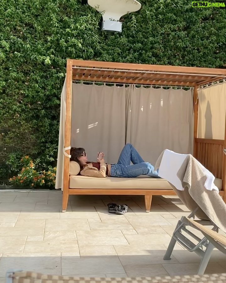 Maia Mitchell Instagram - Found our chill. Thank you @mediterraneosorrento 🤎 Hotel Mediterraneo Sorrento