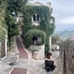 Maia Mitchell Instagram - Important to have friends who are obsessed with you and will meet you anywhere if you’re a bit lonely! ily @minke baby 💕 Provence-Alpes-Cote d'Azur, France