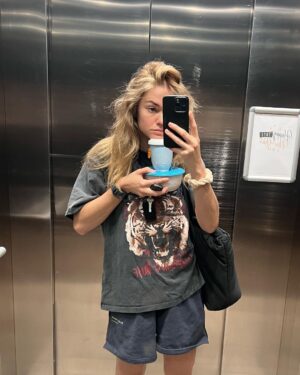 Maia Mitchell Instagram - If it’s against the rules to do a grid of just mirror selfies then LOCK ME UP 🥵