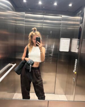 Maia Mitchell Instagram - If it’s against the rules to do a grid of just mirror selfies then LOCK ME UP 🥵