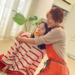 Maika Yamamoto Instagram - 本日23時59分から 「sister」始まります。 ドキドキしております。新しい役に挑戦です。 今日の電波ジャック観ていただきありがとうございました。 合間の時間はずーっとお姉ちゃんと私の楽屋でまったりしたりお話ししたりしてました♡ 私がふざけてるといつも一緒にふざけてくれるお姉ちゃん😂🤍 是非ご覧くださいませませませ @sister_ytvdrama @mioritakimoto_official