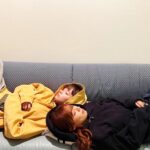 Maika Yamamoto Instagram - 本日23時59分から 「sister」始まります。 ドキドキしております。新しい役に挑戦です。 今日の電波ジャック観ていただきありがとうございました。 合間の時間はずーっとお姉ちゃんと私の楽屋でまったりしたりお話ししたりしてました♡ 私がふざけてるといつも一緒にふざけてくれるお姉ちゃん😂🤍 是非ご覧くださいませませませ @sister_ytvdrama @mioritakimoto_official