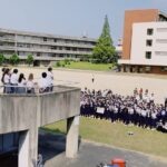 Maika Yamamoto Instagram - 映画「カラダ探し」で撮影の協力をしていただいた学校の生徒の方々と記念に動画を撮りました！ 「映画公開の時に載せます」と約束したので載せますっ 素敵な学校を貸していただきありがとうございました🤝🏻✨ 皆さん温かく迎えてくれて嬉しかったです🫶🏻 @karadasagashi_movie