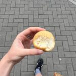 Maisie Williams Instagram - yo amo Colombia. yo amo a Lilli, Patti y Cony. me encantan los clubes como Super Radio, Video Club, y Theatron. yo amo carimañola y buñuelos. yo amo twilight. yo amo Botero pájaro. X Bogotá