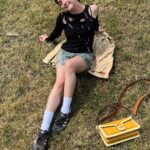 Maisie Williams Instagram - i am sunburnt and smiling 🐇
