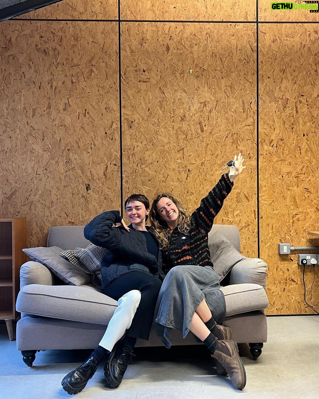 Maisie Williams Instagram - life lately Here & There