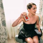 Maisie Williams Instagram - i had the pleasure of getting ready with Vogue for the Dior show and it was a beautiful day 🔮✨ this collection drew inspiration from three women who meant so much to Christian Dior: Edith Piaf, Juliette Gréco, and his sister, who I will be portraying in “The New Look”, Catherine Dior. the show was exquisite, it was a wonderful, powerful moment hearing Edith Piaf’s voice echo across the audience, thank you for having me 🤍 @dior @diorbeauty @voguemagazine @chrisjallaire @mariagraziachiuri #Diorfw23 Le Bristol