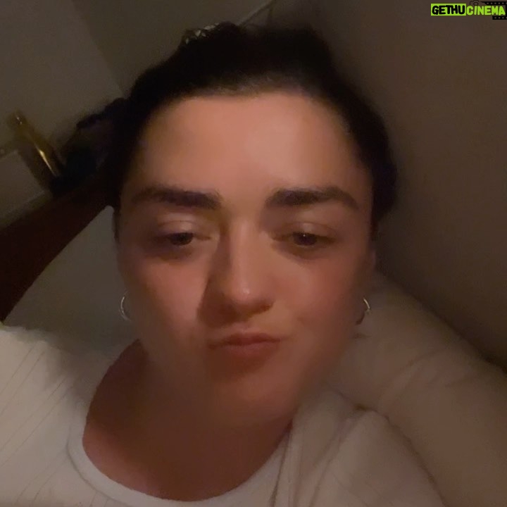 Maisie Williams Instagram - i’m a life path number 9, what are you? London, United Kingdom