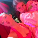 Maisie Williams Instagram - 🎙 FRANK FILM CLUB 🪩 🎉🥂‼️thank you for coming out to party with us🪐💖🕺🏻 @frankfilmclub is out TOMORROW (30th) ‼️ make sure u tune in whenever you like to listen to your podcasts 🤍 massive thank you to MIRCHI @wearemirchi for providing the most delicious spiced run cocktails🍹 ᵖᵉʳᶠᵉᶜᵗ ᶜʰʳⁱˢᵗᵐᵃˢ ᵍⁱᶠᵗ ᶠᵒʳ ᵃⁿʸ ʳᵘᵐ ˡᵒᵛᵉʳ, ᵗʰᵉ ᵇᵒᵗᵗˡᵉ ⁱˢ ᵃˡᵐᵒˢᵗ ᵗᵒᵒ ᵇᵉᵃᵘᵗⁱᶠᵘˡ ᵗᵒ ᵒᵖᵉⁿ…….ᵃˡᵐᵒˢᵗ🥲 👯‍♀️music and performances by @des.uo @dan.wye @robynherfellow @s.hivum 📸 photos by @richiemafwa 🪩 @thestandardlondon who let us take over SWEETIES 🍫 goodies bags provided by @mubiuk @trip.drinks @jimmysicedcoffee @tonyschocolonely_uk_ire @londonessenceco @mallowandmarsh @hippeas_snacks ᵗʰᵉ ᵖᵉʳᶠᵉᶜᵗ ᵍᵒᵒᵈⁱᵉ ᵇᵃᵍ ᵗᵒ ᵃᶜᶜᵒᵐᵖᵃⁿʸ ᵃⁿʸ ᵐᵒᵛⁱᵉ ⁿⁱᵍʰᵗ… ᵒʳ ᵖᵒᵈᶜᵃˢᵗ ˡⁱˢᵗᵉⁿⁱⁿᵍ ᵖᵃʳᵗʸ 😏🍿 ⭐️thank you to everyone for making it such a beautiful evening 🪩 The Standard, London