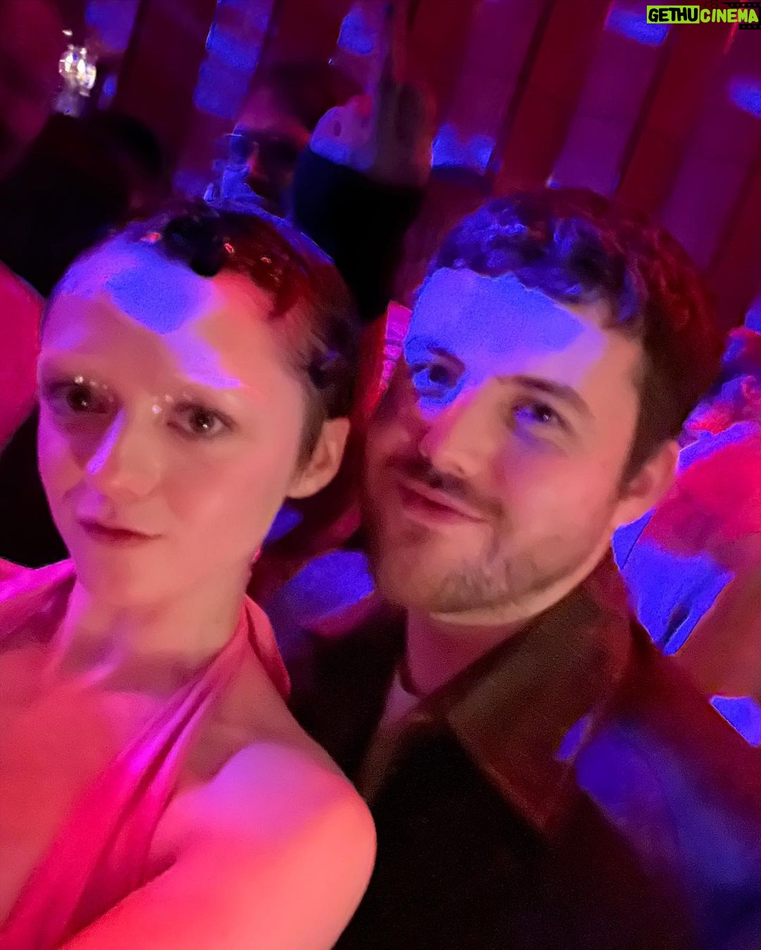 Maisie Williams Instagram - 🎙 FRANK FILM CLUB 🪩 🎉🥂‼️thank you for coming out to party with us🪐💖🕺🏻 @frankfilmclub is out TOMORROW (30th) ‼️ make sure u tune in whenever you like to listen to your podcasts 🤍 massive thank you to MIRCHI @wearemirchi for providing the most delicious spiced run cocktails🍹 ᵖᵉʳᶠᵉᶜᵗ ᶜʰʳⁱˢᵗᵐᵃˢ ᵍⁱᶠᵗ ᶠᵒʳ ᵃⁿʸ ʳᵘᵐ ˡᵒᵛᵉʳ, ᵗʰᵉ ᵇᵒᵗᵗˡᵉ ⁱˢ ᵃˡᵐᵒˢᵗ ᵗᵒᵒ ᵇᵉᵃᵘᵗⁱᶠᵘˡ ᵗᵒ ᵒᵖᵉⁿ…….ᵃˡᵐᵒˢᵗ🥲 👯♀️music and performances by @des.uo @dan.wye @robynherfellow @s.hivum 📸 photos by @richiemafwa 🪩 @thestandardlondon who let us take over SWEETIES 🍫 goodies bags provided by @mubiuk @trip.drinks @jimmysicedcoffee @tonyschocolonely_uk_ire @londonessenceco @mallowandmarsh @hippeas_snacks ᵗʰᵉ ᵖᵉʳᶠᵉᶜᵗ ᵍᵒᵒᵈⁱᵉ ᵇᵃᵍ ᵗᵒ ᵃᶜᶜᵒᵐᵖᵃⁿʸ ᵃⁿʸ ᵐᵒᵛⁱᵉ ⁿⁱᵍʰᵗ… ᵒʳ ᵖᵒᵈᶜᵃˢᵗ ˡⁱˢᵗᵉⁿⁱⁿᵍ ᵖᵃʳᵗʸ 😏🍿 ⭐️thank you to everyone for making it such a beautiful evening 🪩 The Standard, London