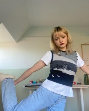 Maisie Williams Instagram - ʷᵒʳᵏⁱⁿᵍ ᶠʳᵒᵐ ʰᵒᵐᵉ