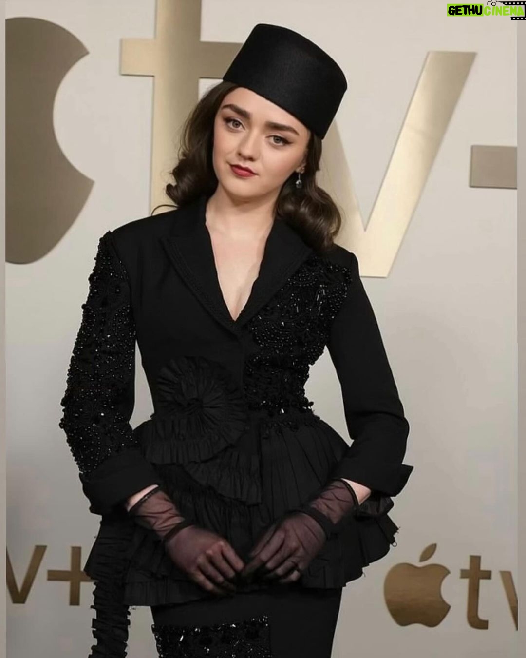 Maisie Williams - 273.7K Likes - 7 days until the new look premieres on @appletv ❣️