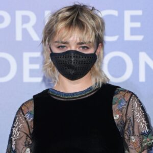 Maisie Williams Instagram - diamonds are a girl’s best friend but also giant tortoises, sea turtles, and the icecaps 😌

#montecarlogalaforplanetaryhealth