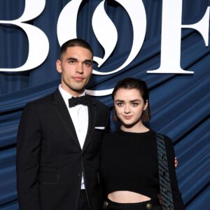 Maisie Williams Instagram - who let jane burnham and ricky fitts into pfw?