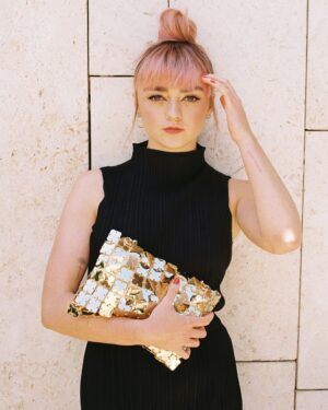 Maisie Williams Instagram - thank you to everyone who came down for our last game of thrones comic con panel, i laughed lots and i hope you did too. i partnered #withFarfetch to create these looks and they got me feeling all kinds of 🧚🏼‍♀️ photos by @reubenselby