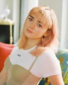 Maisie Williams Instagram - thank you to everyone who came down for our last game of thrones comic con panel, i laughed lots and i hope you did too. i partnered #withFarfetch to create these looks and they got me feeling all kinds of 🧚🏼‍♀️ photos by @reubenselby San Diego, California