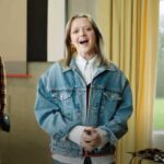 Maisie Williams Instagram - i did the fashion challenge with @portermagazine it was low-key stressful 😅 but i had a lot of fun catch me @ the beach wearing something entirely unsuitable 🚶‍♀️ see the full challenge over on @netaporter link in bio 💡