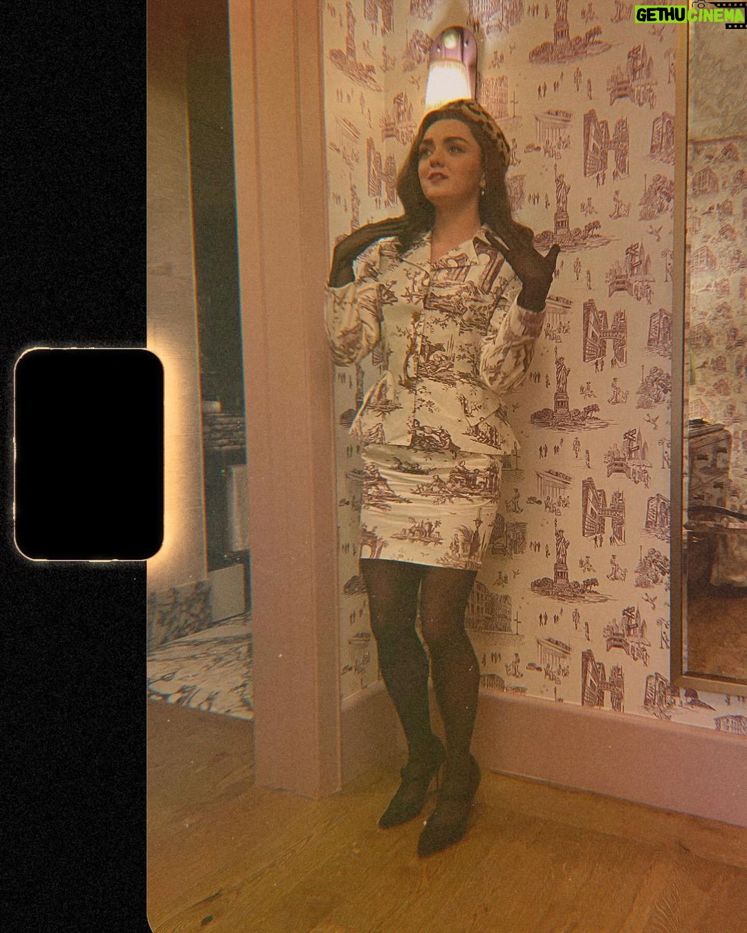 Maisie Williams Instagram - the first 3 episodes of ‘the new look’ are now streaming on @appletv ❣️ tune in every wednesday ✨ after planning this press tour for 2 years, it has been such a joy to wear these unbelievable vintage pieces, pulled from the archives of the most iconic fashion houses that have graced us over the last 7 decades 🧵🪡 i owe it all to the incredible @katefoley and @alexandracronan of @studioand for putting so much care and love into their work, thank you so so much 🤍 fashion is fun, fashion is our history, and creating these looks has been every bit as rewarding as creating this incredible show. i hope you enjoy what we’ve made styled by: @studioand @katefoley @alexandracronan assisted by: @tallula_m and @flothompson_ wig: @neciashairstyling photographer: @kobewagstaff LA makeup: @kirinrider hair: @nikkiprovidence NY hair: @errolkaradag makeup: @Alliesmithmakeup makeup: @michaelabosch nails: @ohmynailsnyc look I wearing 1960s @balenciaga from @etereovintage hat: @noelstewart sunglasses: @akila.la gloves: @paularowanglove shoes: @paristexas_it tights: @wolford bag: Vintage @dior Bee Purse look II - @thedrewbarrymoreshow vintage @viviennewestwood 1990s two piece from @Aralda.vintage corset: @Agentprovocateur hat: @Alexandracronan Leopard Pillbox Hat gloves: @paularowanglove shoes: @manoloblahnik tights: @wolford look III wearing vintage @dior blouse and @junyawatanabe skirt from @Aralda.vintage corset: @agentprovocateur shoes: @rogervivier tights: @wolford look IIII - @jimmyfallon wearing @erdem corset: @Agentprovocateur hat: @noelstewart gloves: @paularowangloves shoes: @manoloblahnik tights: @wolford look V wearing archive @commedesgarcons from @mon_vintage hat: @noelstewart gloves: @paularowangloves shoes: @paristexas_it tights: @wolford