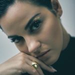 Maite Perroni Instagram - Gracias a la tecnología podemos estar presentes en países donde nunca pensé, las plataformas hacen que sea posible compartir nuestras series, nuestro trabajo, nuestro trabajo editorial con sesiones internacionales que nos dejan llegar tan lejos como estas logren viajar … La portada de @lofficielarabia es sólo una muestra de ello. Agradecida siempre con uds. q han llevado mi historia, mis proyectos y mis canciones a lugares increíbles ❤️