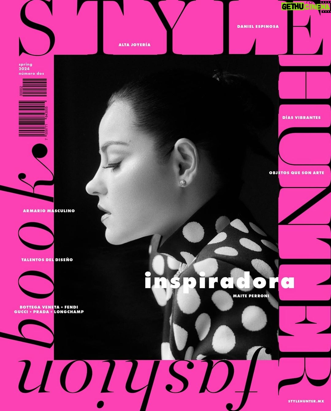 Maite Perroni Instagram - En #portada Maite Perroni - Inspiradora - Una mujer inteligente que conoce muy bien su lugar en este mundo y sabe con exactitud lo que quiere en la vida. Foto de portada Carlos Ruiz Encuentra la #revista Spring 2024 en Sanborns #StylerHunter #StyleHunterRevista #Moda #Lujo #Experiencias #Destinos #DesignHunter