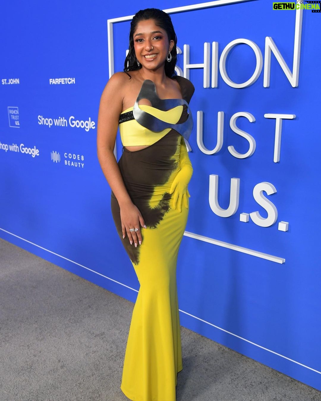 Maitreyi Ramakrishnan Instagram - got to be a true fashion girlie with other fashion girlies and it was great @fashiontrustus ⭐️✨