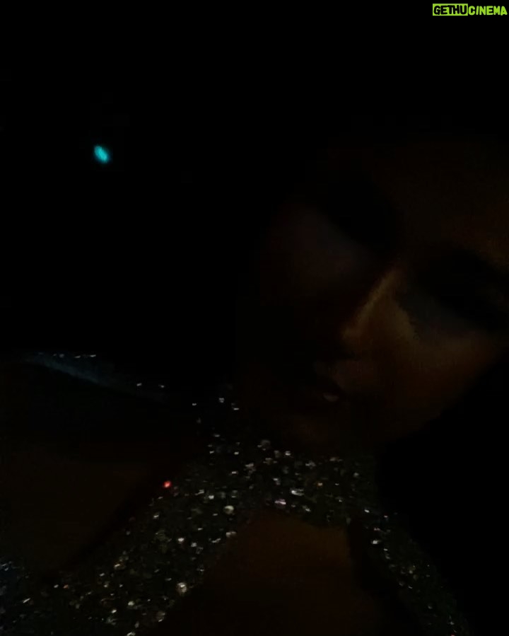 Maitreyi Ramakrishnan Instagram - till next year @vanityfair 🖤💎✨ Vanity Fair Oscar Party