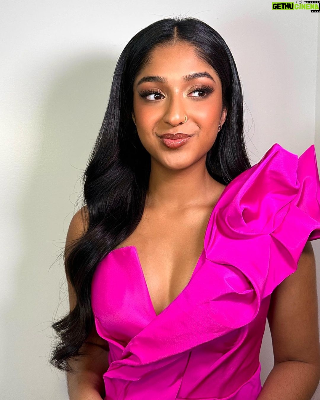 Maitreyi Ramakrishnan Instagram - pretty in pink๐๐