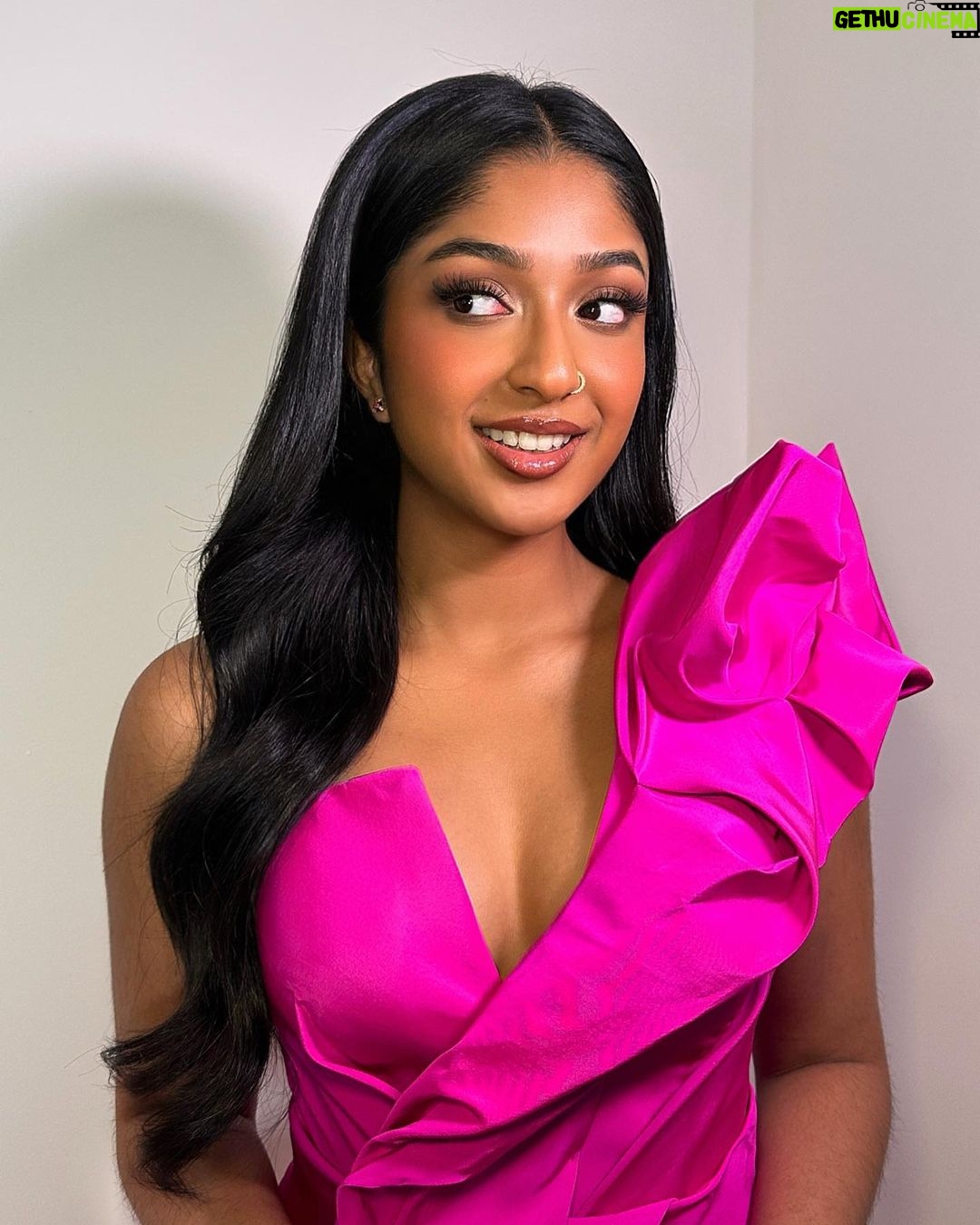 Maitreyi Ramakrishnan Instagram - pretty in pink๐๐