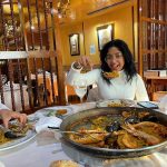 Maitreyi Ramakrishnan Instagram - throwback to when I finally decided to take a vacation and went to Spain. YAY PAELLA!!💛 (next vacation photos I post are just thirst traps. you have been warned)