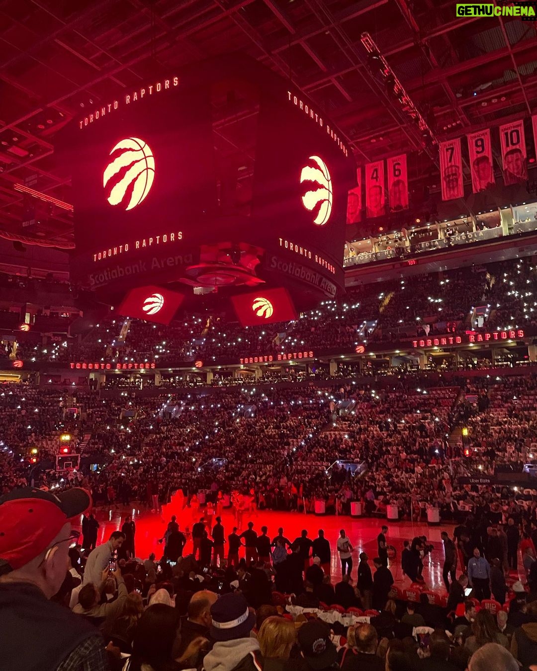 Maitreyi Ramakrishnan Instagram - in my natural habitat🇨🇦🏀
