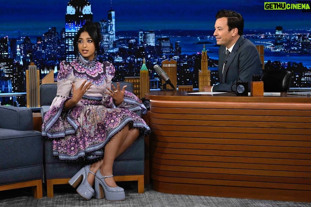 Maitreyi Ramakrishnan Instagram - thank you @jimmyfallon for dancing with me and reminiscing my bowl cut days. let’s do it again soon🤪 The Tonight Show Starring Jimmy Fallon