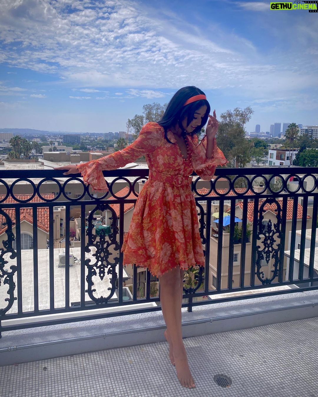 Maitreyi Ramakrishnan Instagram - introducing the love child of Daphne Blake and Velma Dinkley 🧡
