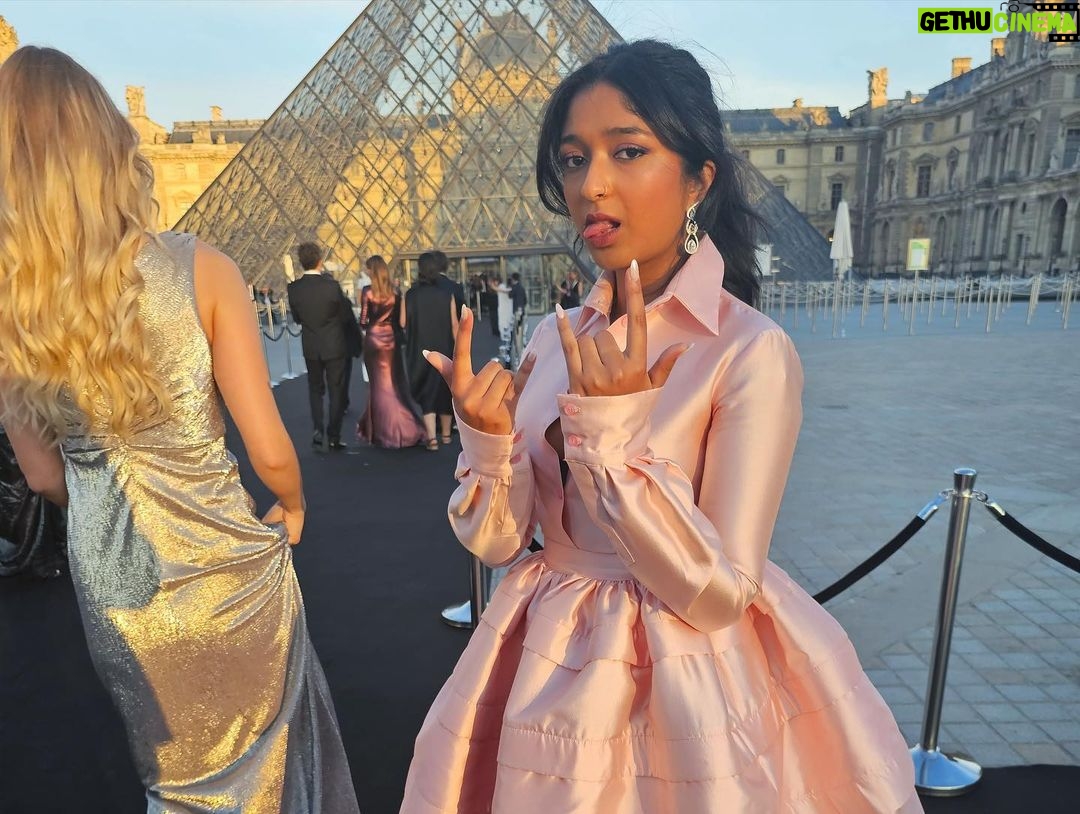 Maitreyi Ramakrishnan Instagram - shout out to my brother for making sure that in this case, I’m napoleon and not josephine👑