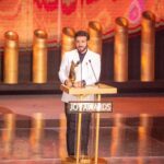 Majid Al Muhandis Instagram – شكرا للجمهور الرائع على الجائزة القيمة وشكرا لهيئة الترفيه وعلى راسها معالي المستشار #تركي_ال_الشيخ للدعم المتواصل للابداع شكرا لكل القائمين وصناع هذا الحدث الراقي #joyawards @turkialalshik @mbc1 @rotanamusic